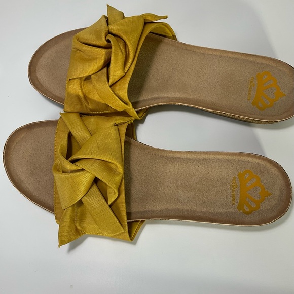 Fergalicious Moshi Sunflower Sandals Yellow Knotted Upper Cushion Insole Sz 8M - Picture 5 of 16